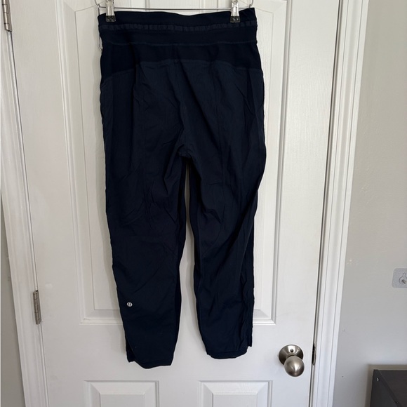 Women’s Lululemon Dance Studio Mid-Rise Pant Size 6 Navy - Picture 5 of 6